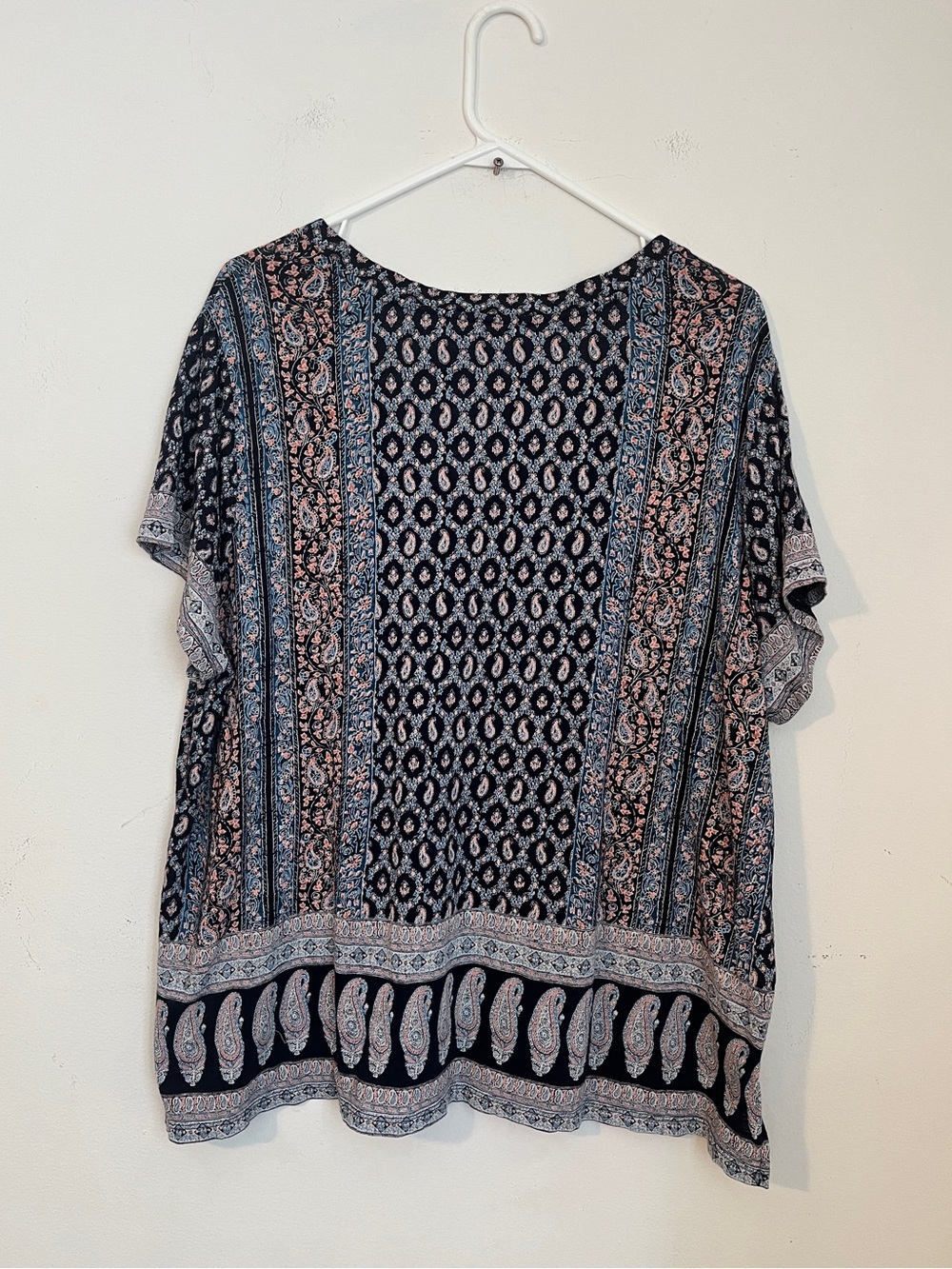 Lucky Brand Navy Paisley & Floral Short Sleeve top size 1X Cotton/ Modal casual - Picture 2 of 8